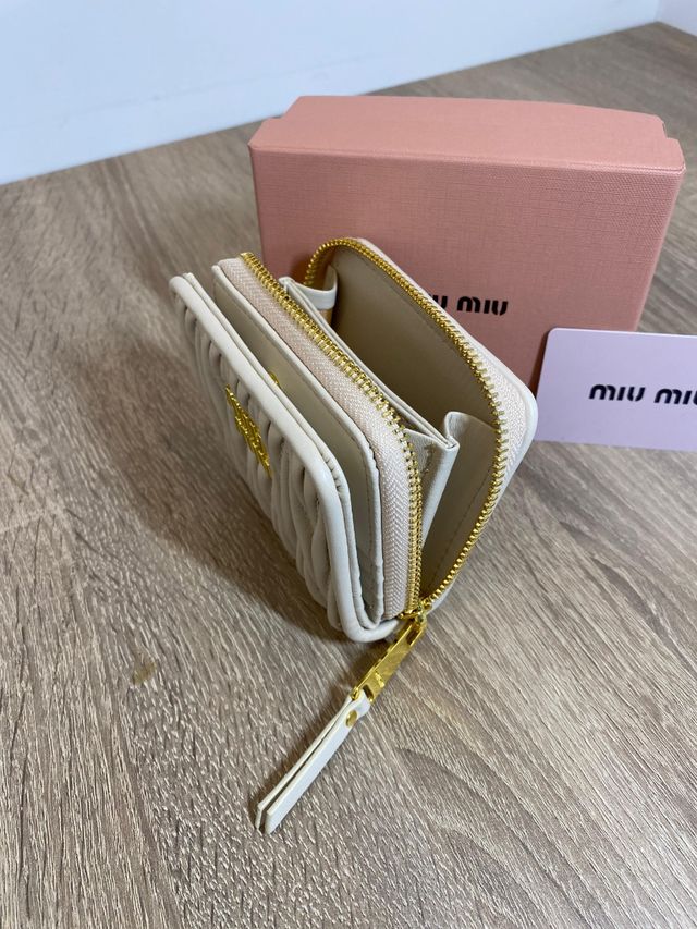 Cartera Miu Miu
