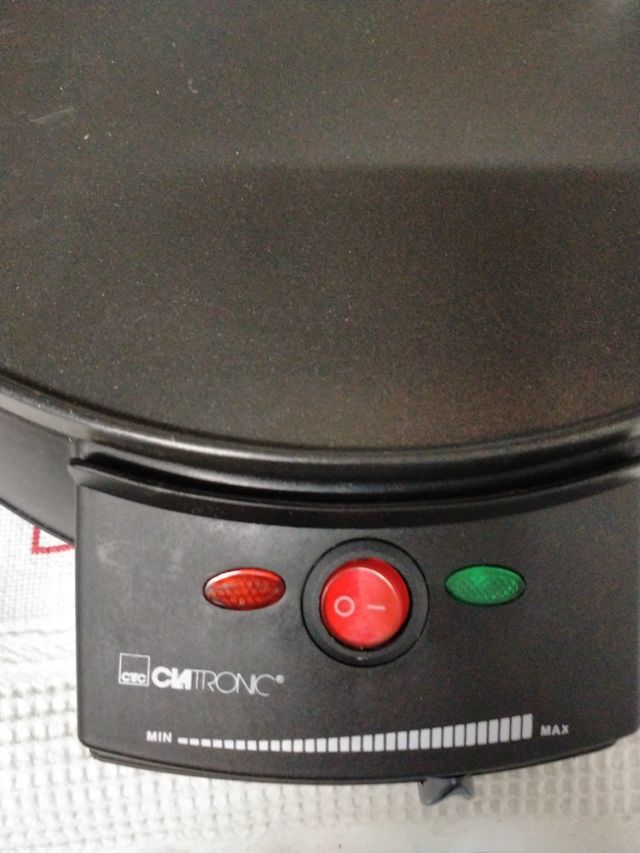 Crepera Clatronic Negra