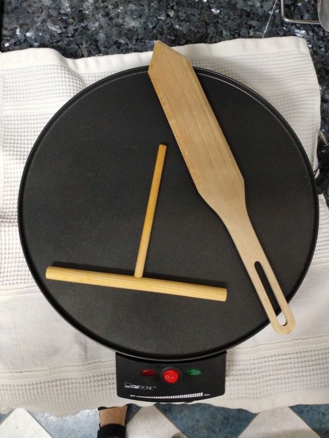 Crepera Clatronic Negra