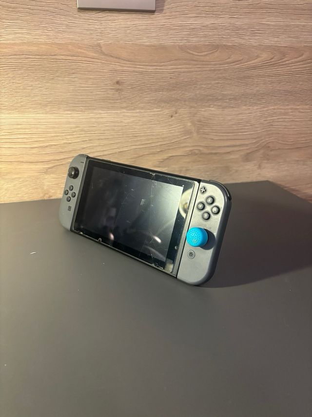 Nintendo Swich con mando PRO