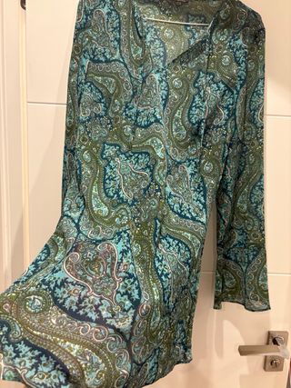 Túnica verde azulado con estampado paisley