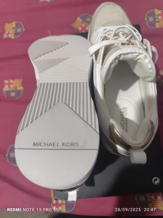Zapatillas Michael Kors Blancas y Doradas