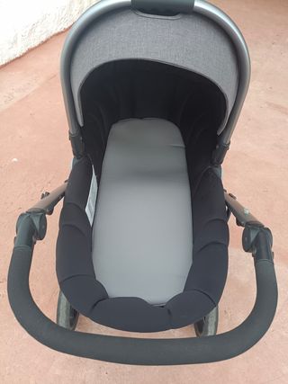 Carrito de bebé de tres piezas gris y negro
