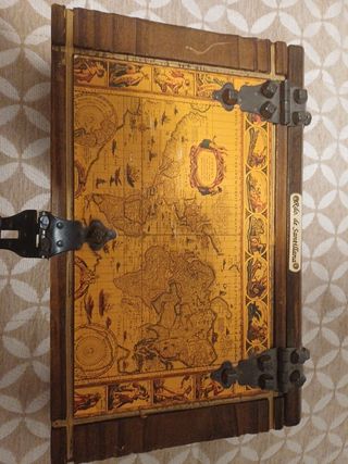 Caja de madera decorativa mapa antiguo