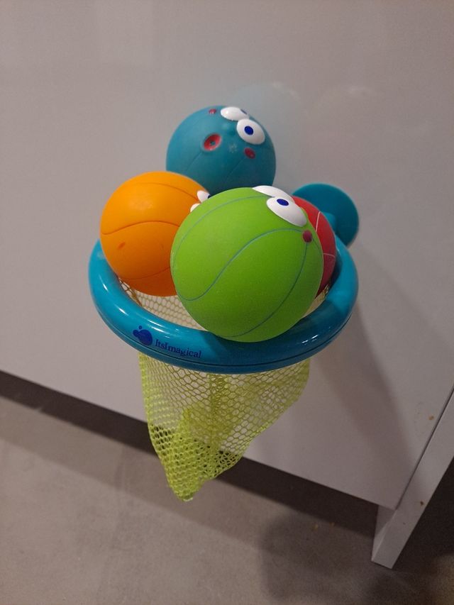 Canasta de baño Imaginarium con pelotas