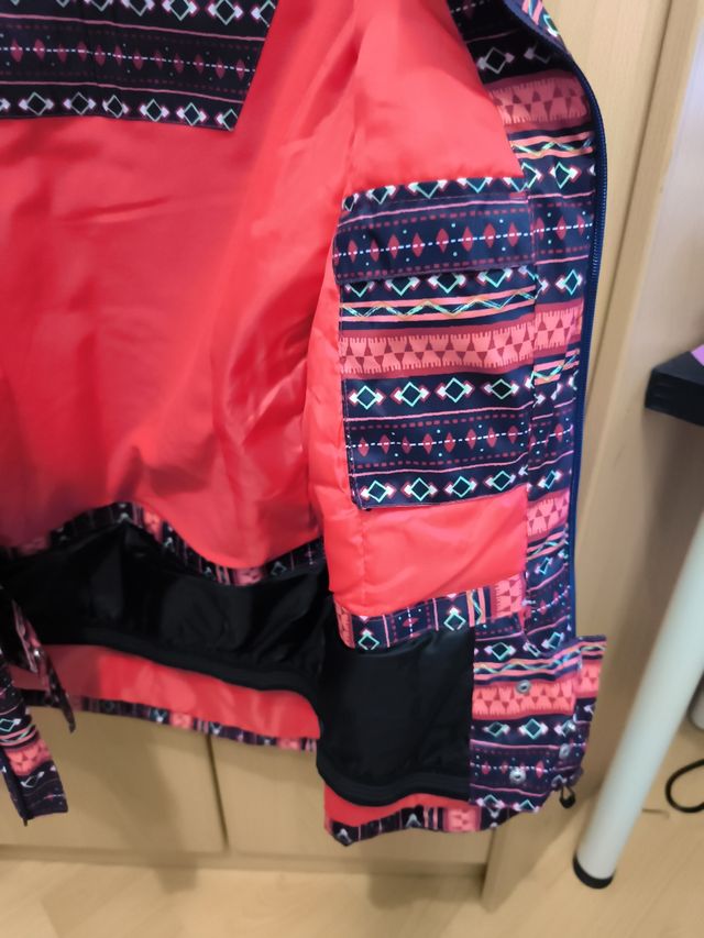 Chaqueta de nieve estampada