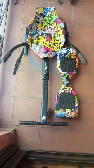 Hoverboard con asiento tipo patinete