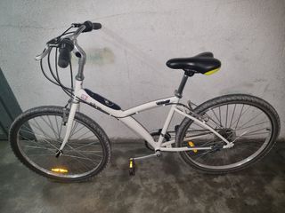 Bicicleta BTWIN blanca 21 velocidades