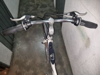 Bicicleta BTWIN blanca 21 velocidades