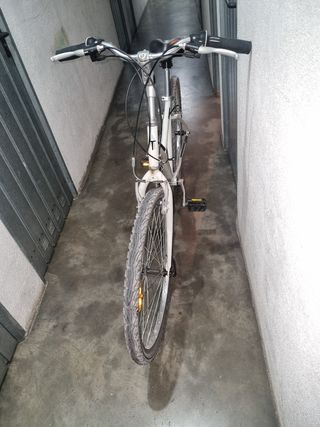 Bicicleta BTWIN blanca 21 velocidades