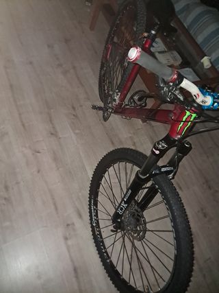 Bicicleta de Montaña Roja