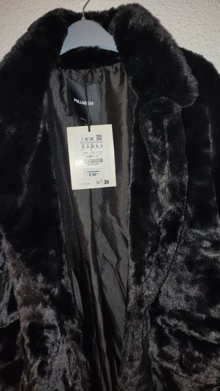 Abrigo pelo sintético Pull&Bear largo negro