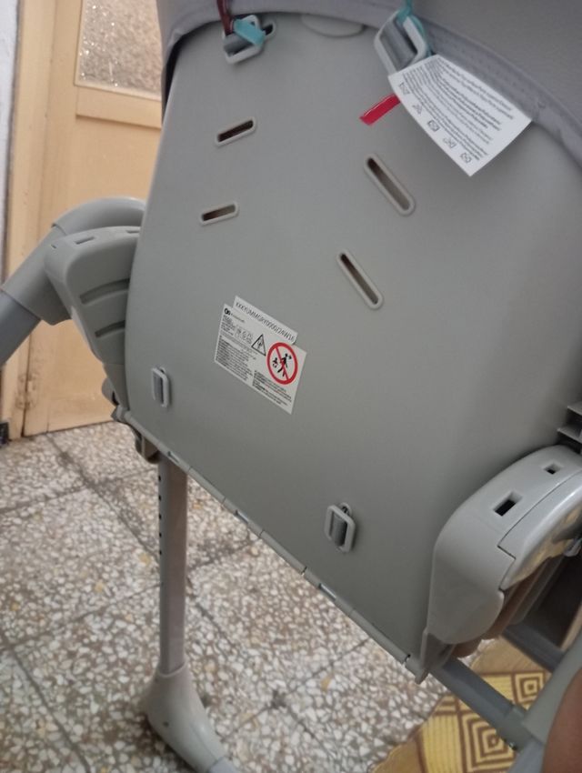 Trona de bebé plegable