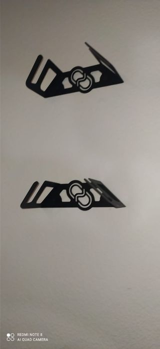 2 Monopatines: Tijuana y Oxelo + Soportes de pared