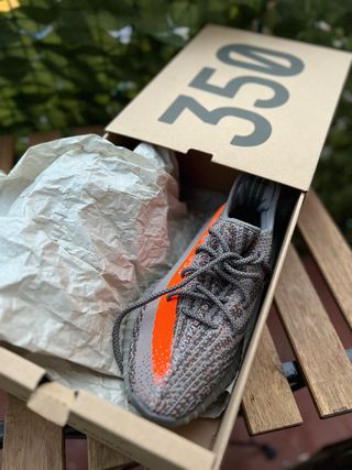 Adidas Yeezy Boost 350 V2 Beluga 