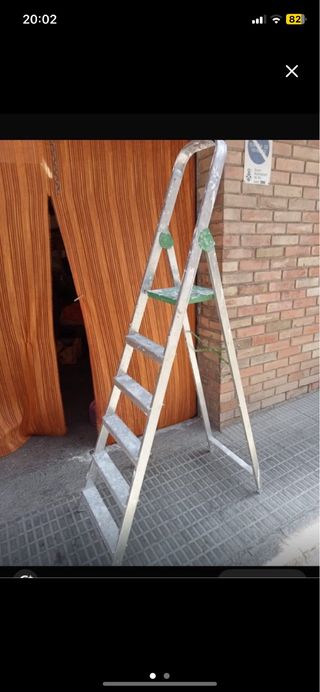 Escalera de aluminio plegable