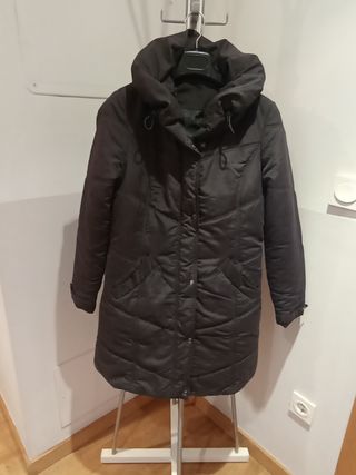 Abrigo acolchado negro cuello ajustable T.M