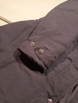 Abrigo acolchado negro cuello ajustable T.M