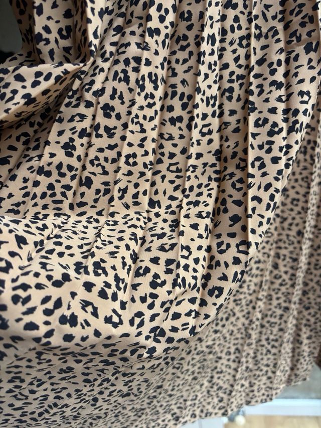 Falda midi Pull&Bear animal print talla XS