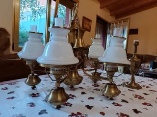 Lámpara de techo antigua dorada y blanca