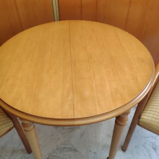 Conjunto de mesa y sillones 
REGALO MUEBLE
