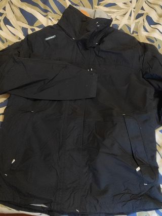 Chaqueta chubasquero waterproff.