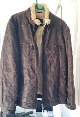 Chaqueta de piel marrón