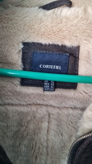 Chaqueta de piel marrón
