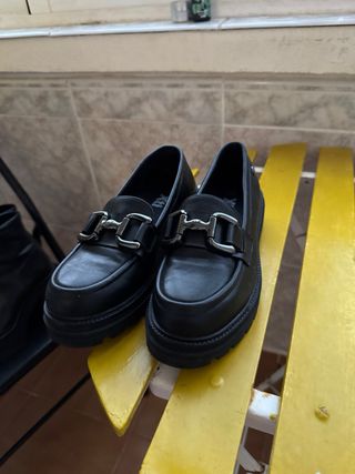 Zapatos Xti Negros con Hebilla