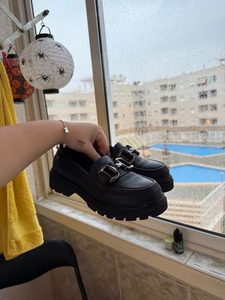 Zapatos Xti Negros con Hebilla