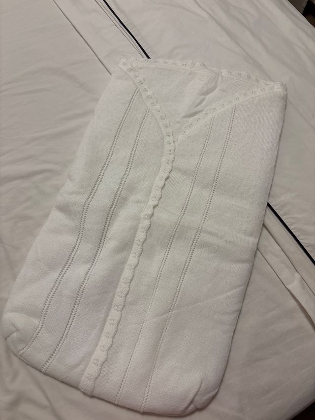 Saco para bebé tejido blanco