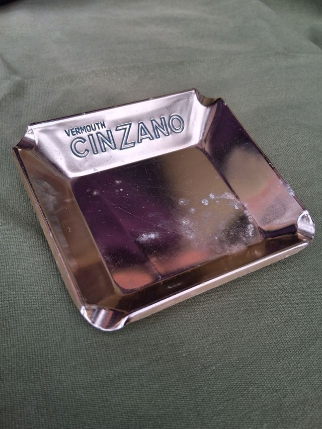 Posacenere Cinzano antico