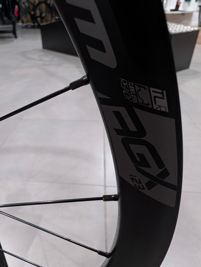 Ruedas Vision Team AGX i23