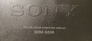 3 Monitores LG y Sony