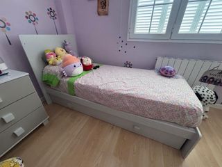 Dormitorio completo infantil con silla unicornio