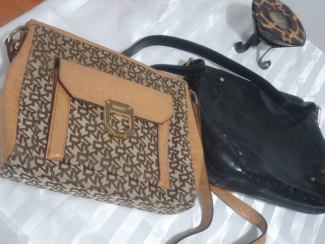 Lote 2 Bolsos DKNY Beige y Negro