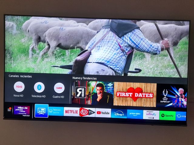 Televisor Samsung QLED 55 4K UHD Plano Serie 6F