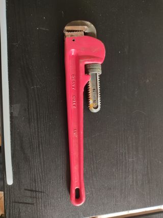 Llave de fontanero 18 Roja