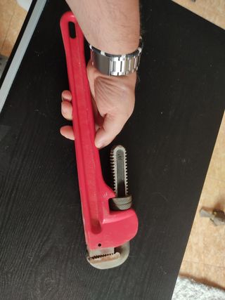 Llave de fontanero 18 Roja