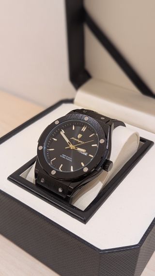 Reloj Poedagar Negro y Dorado