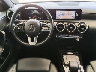 MERCEDES BENZ A200D **SEDÁN SPORT** 2021