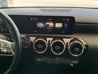 MERCEDES BENZ A200D **SEDÁN SPORT** 2021