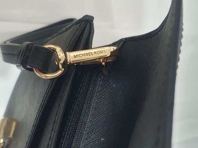 Bolso Tarjetero Michael Kors Negro y Dorado