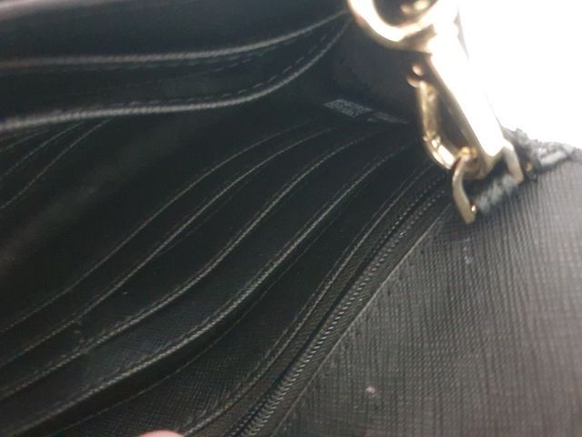 Bolso Tarjetero Michael Kors Negro y Dorado