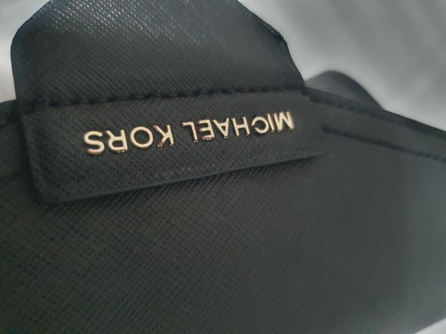 Bolso Tarjetero Michael Kors Negro y Dorado