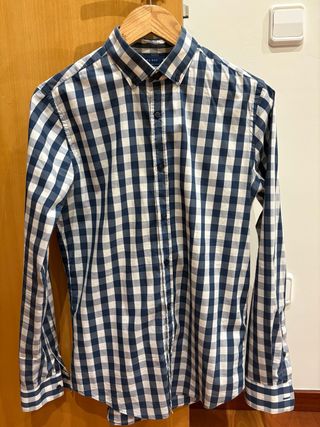 Camisa Zara Man cuadros azul y blanco