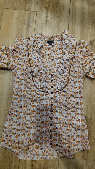 Blusa flores tipo country