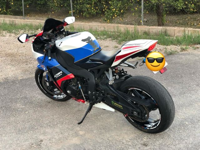 Honda CBR 1000 RR Moto de Carreras