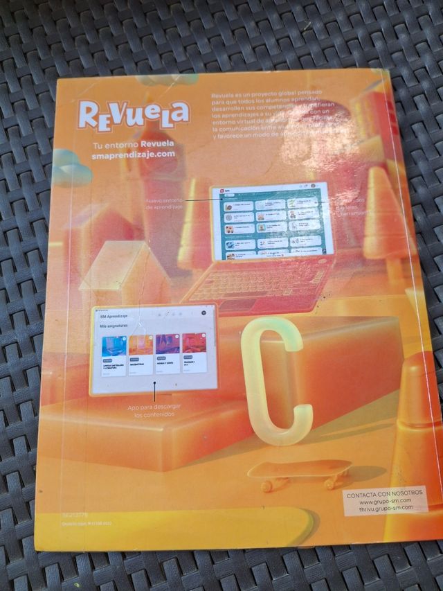 Ciencias Sociales. 3 Primaria. Revuela. Comunid...