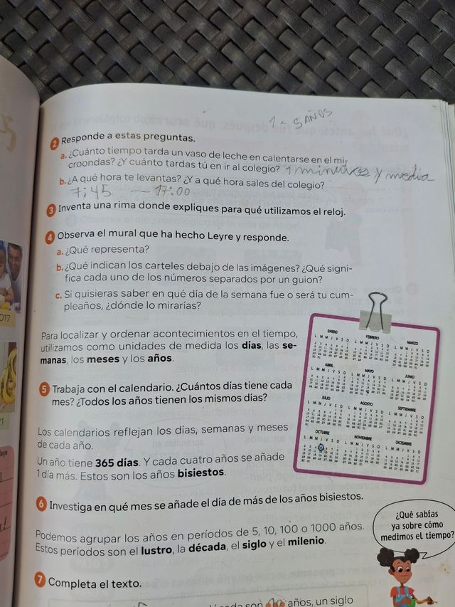 Ciencias Sociales. 3 Primaria. Revuela. Comunid...